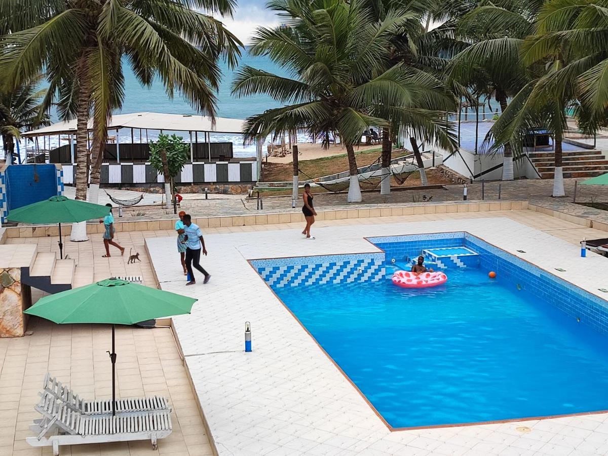 Hotel Ellisa Hospitality And Spa à Accra Extérieur photo