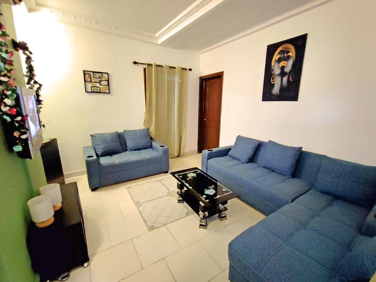 Hotel Ellisa Hospitality And Spa à Accra Extérieur photo