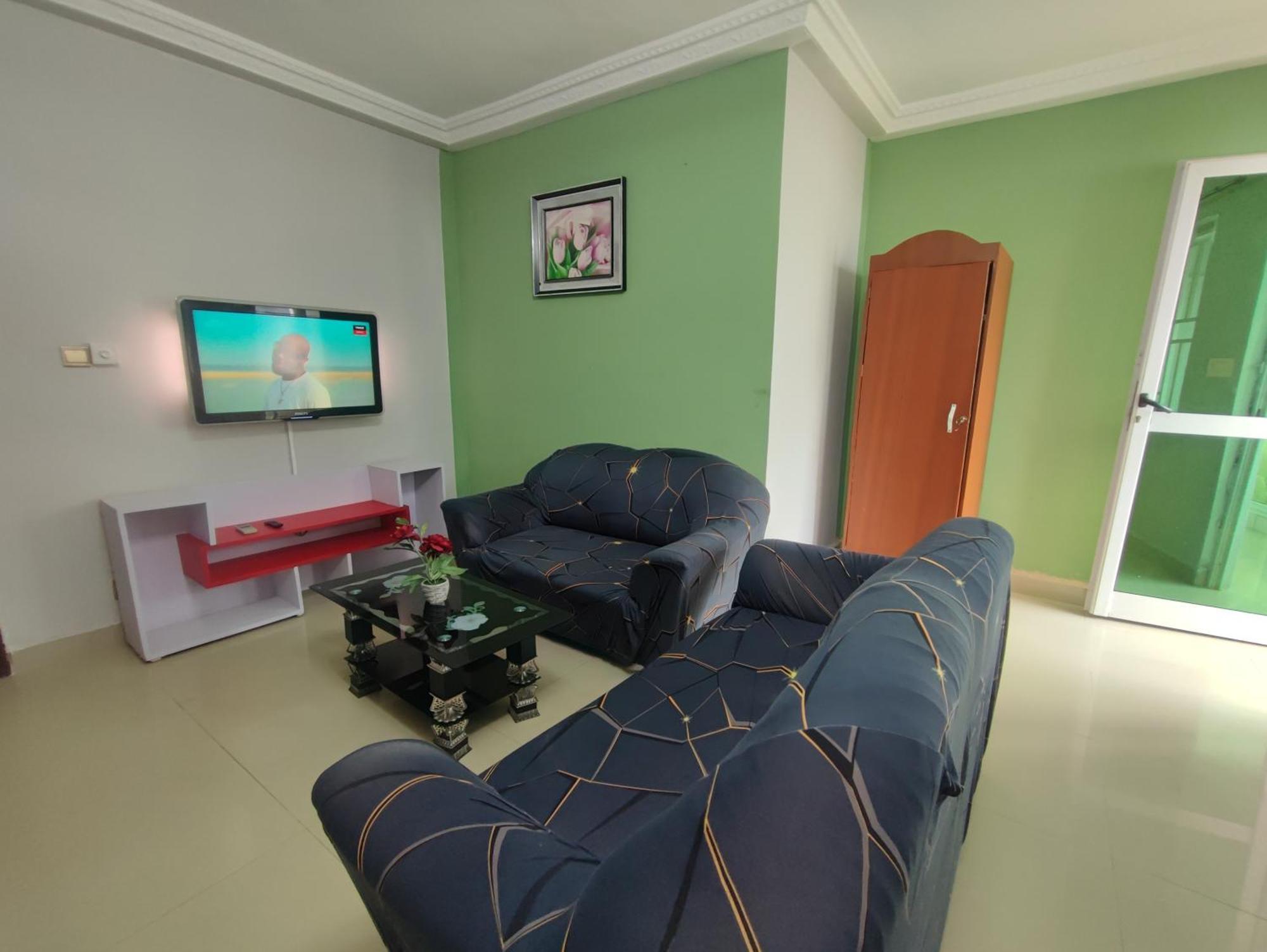 Hotel Ellisa Hospitality And Spa à Accra Extérieur photo