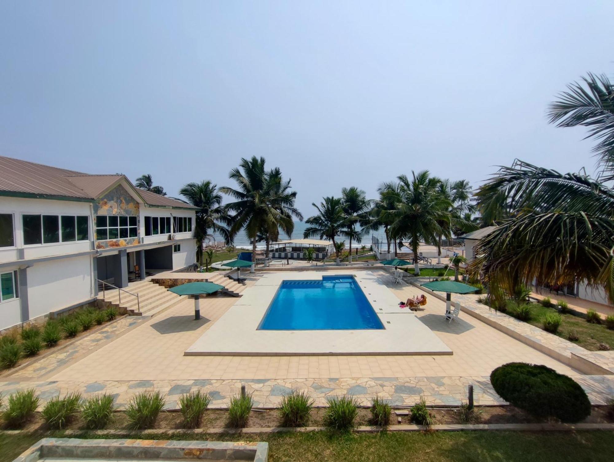 Hotel Ellisa Hospitality And Spa à Accra Extérieur photo