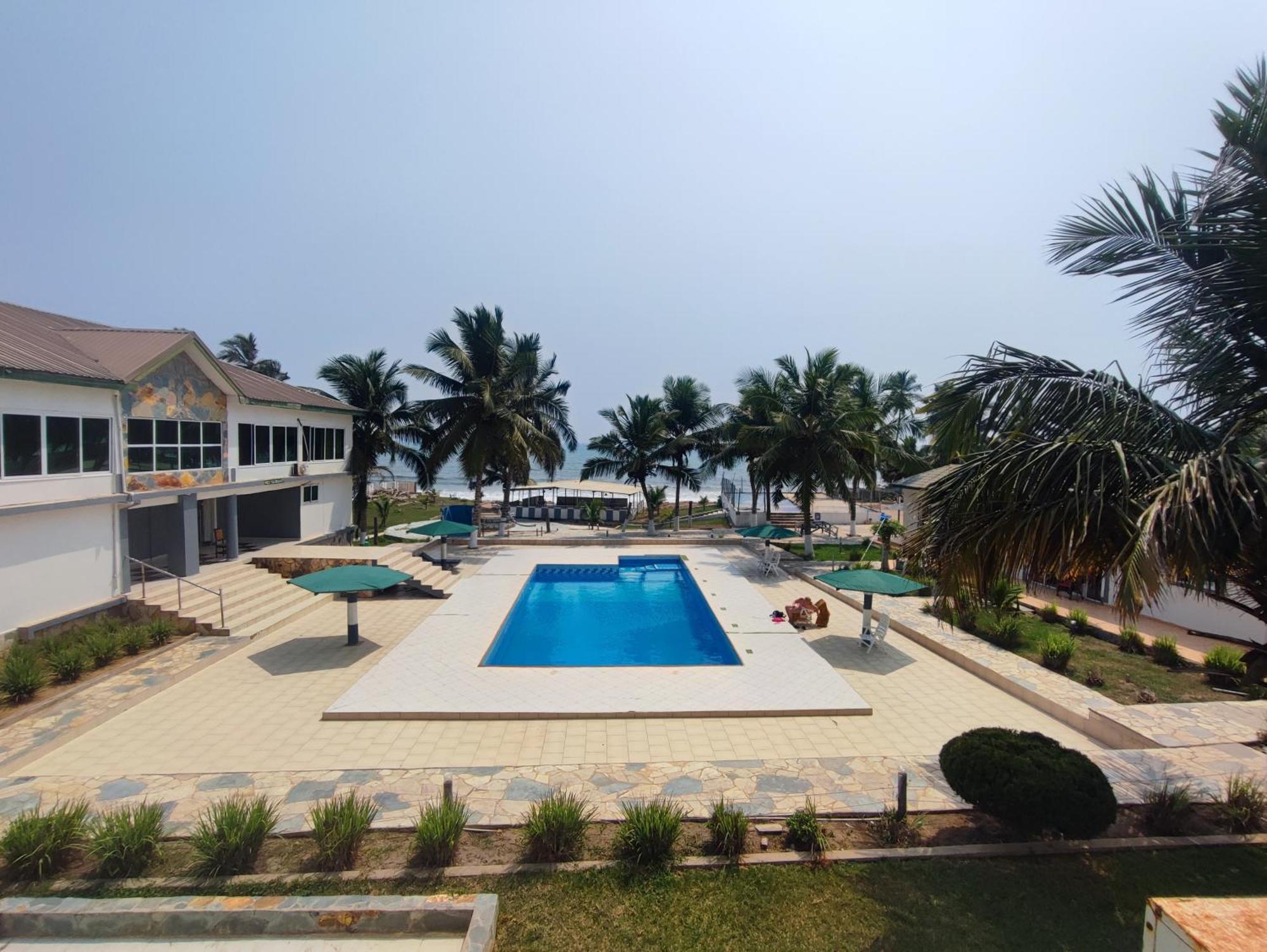 Hotel Ellisa Hospitality And Spa à Accra Extérieur photo