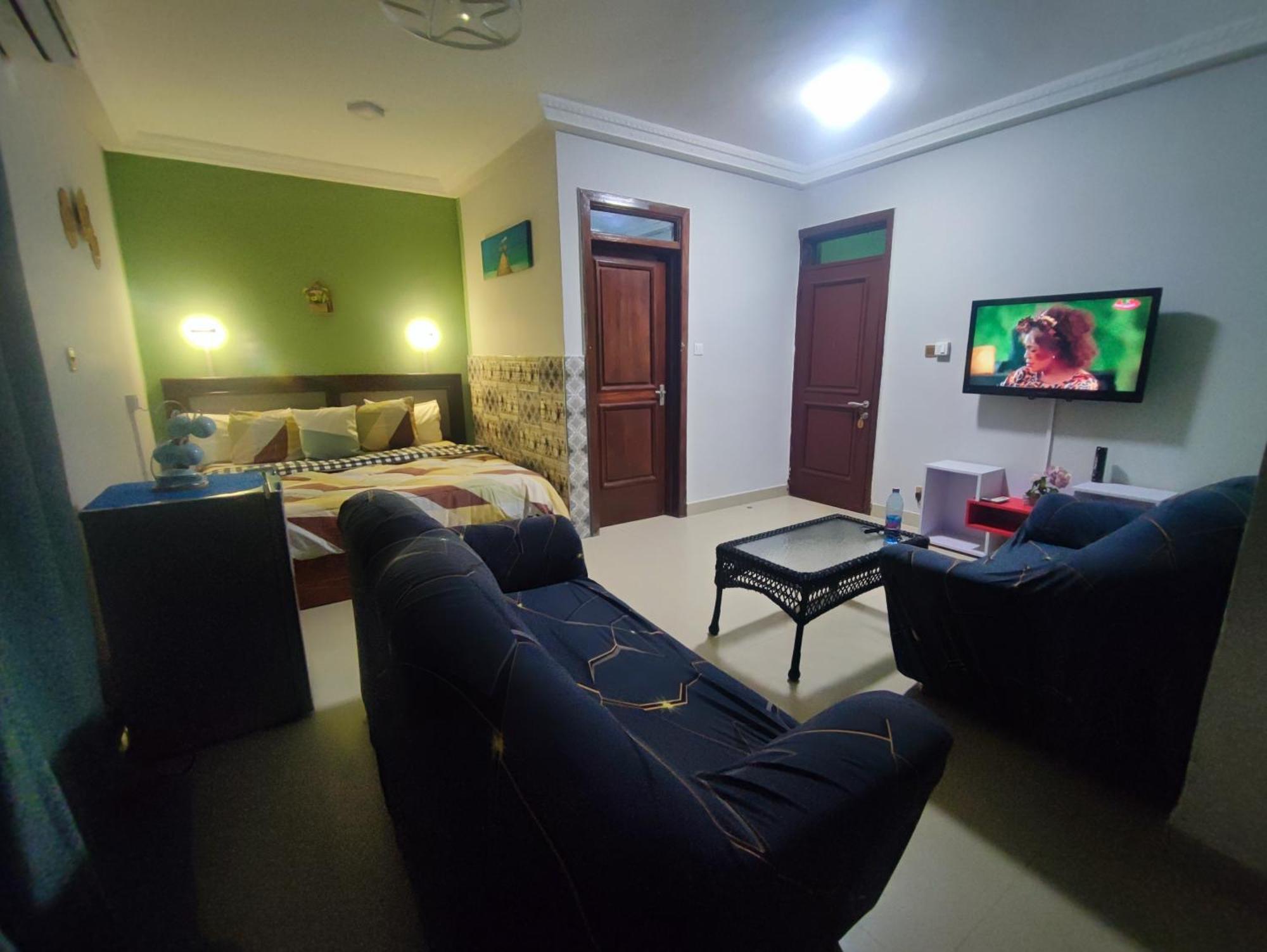 Hotel Ellisa Hospitality And Spa à Accra Extérieur photo
