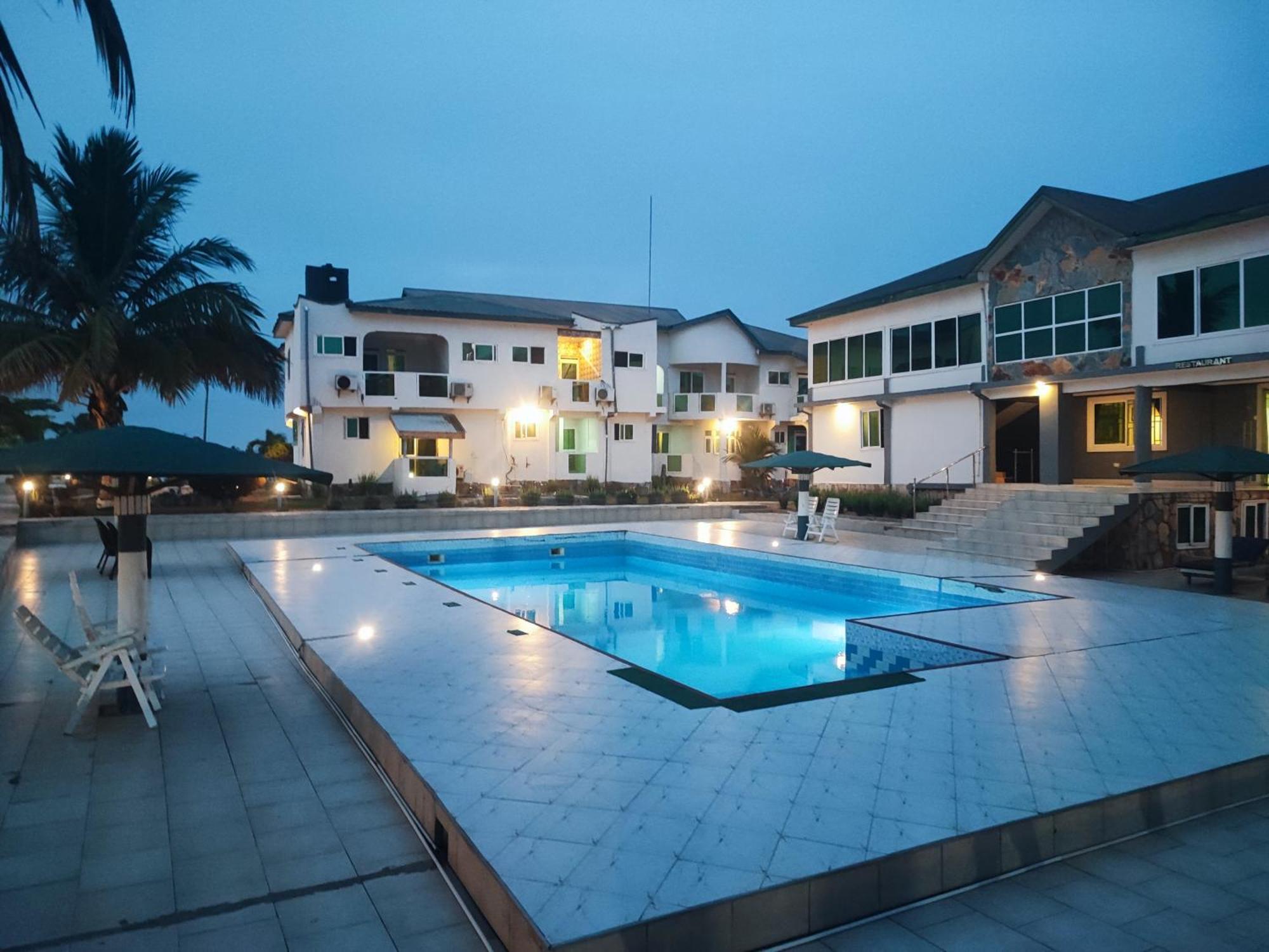 Hotel Ellisa Hospitality And Spa à Accra Extérieur photo