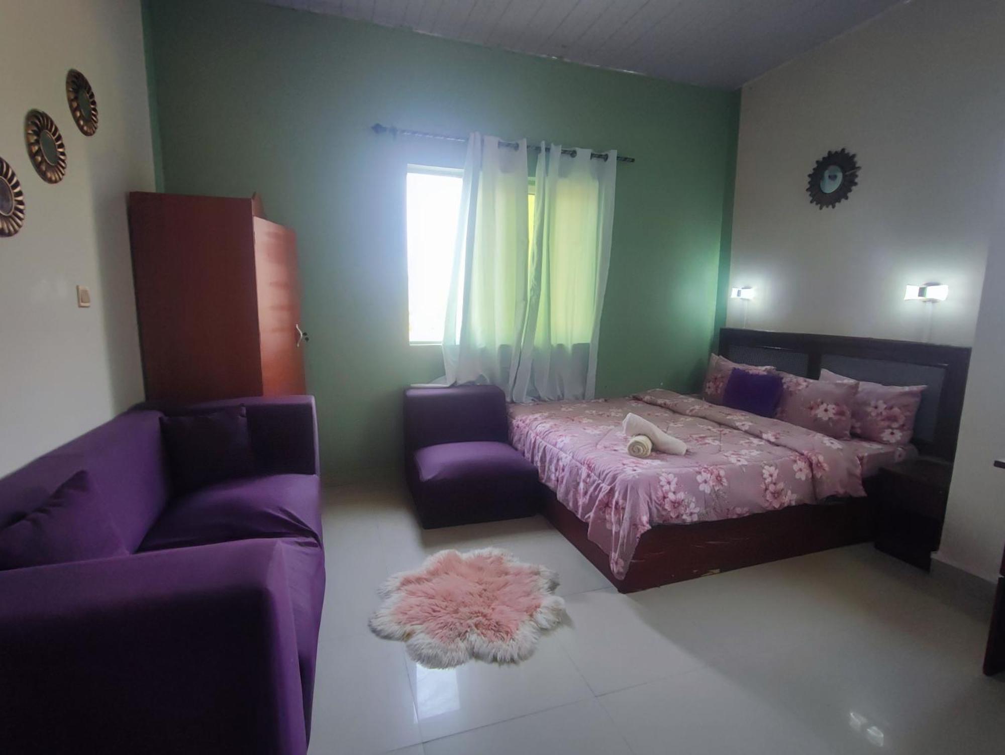 Hotel Ellisa Hospitality And Spa à Accra Extérieur photo
