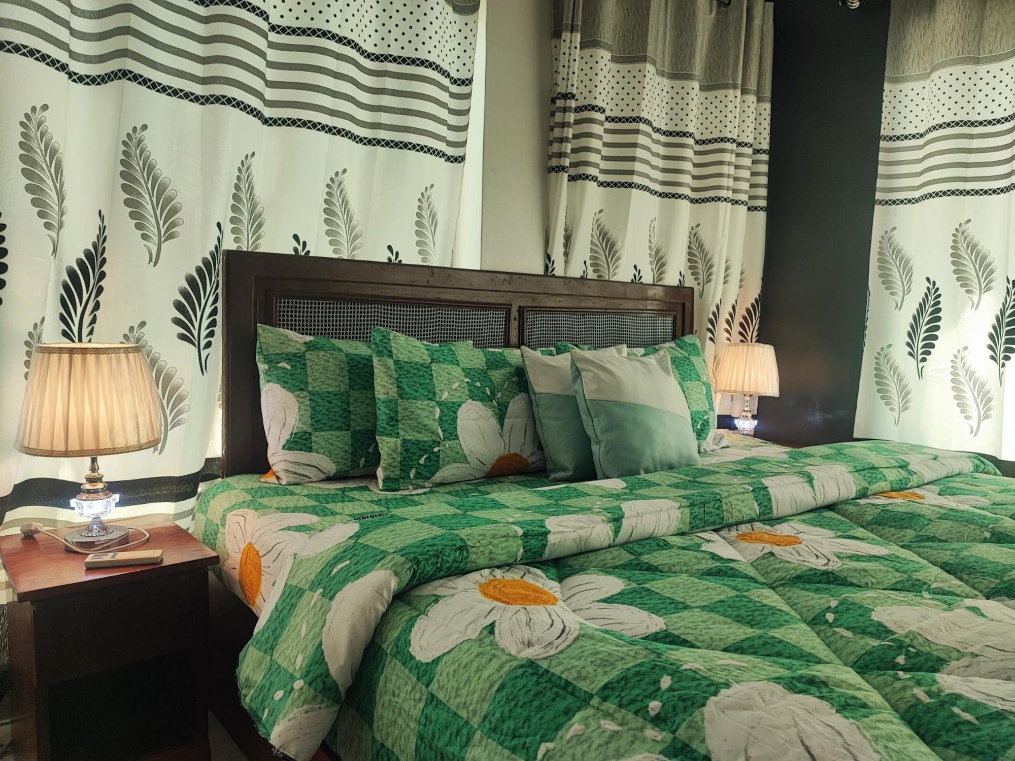 Hotel Ellisa Hospitality And Spa à Accra Extérieur photo