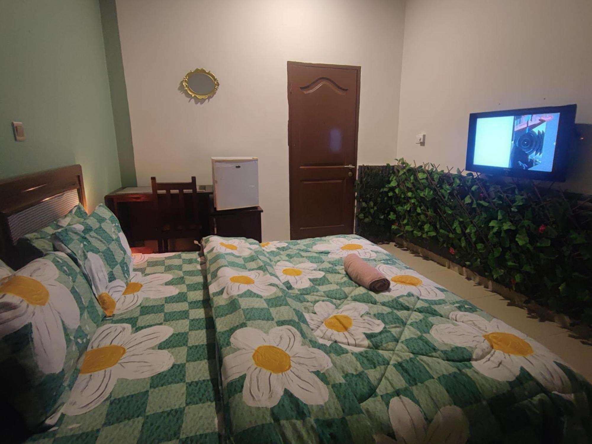 Hotel Ellisa Hospitality And Spa à Accra Extérieur photo