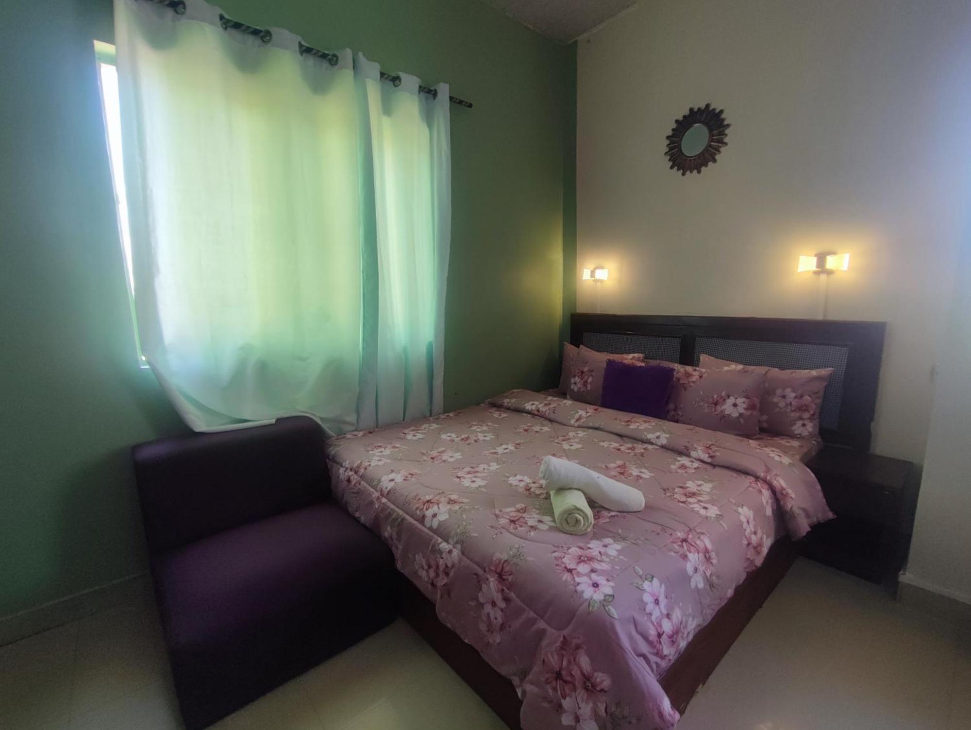 Hotel Ellisa Hospitality And Spa à Accra Extérieur photo