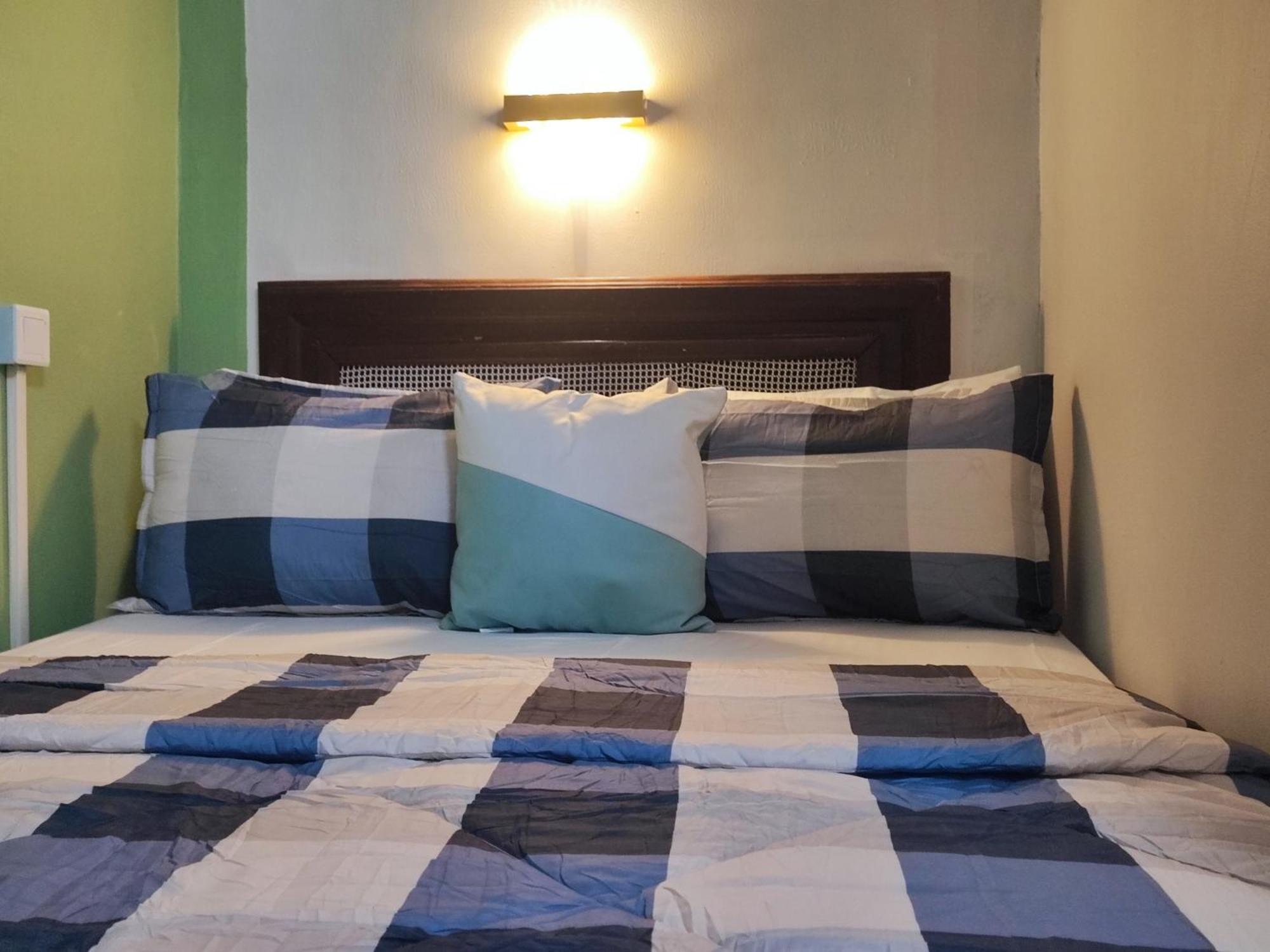 Hotel Ellisa Hospitality And Spa à Accra Extérieur photo