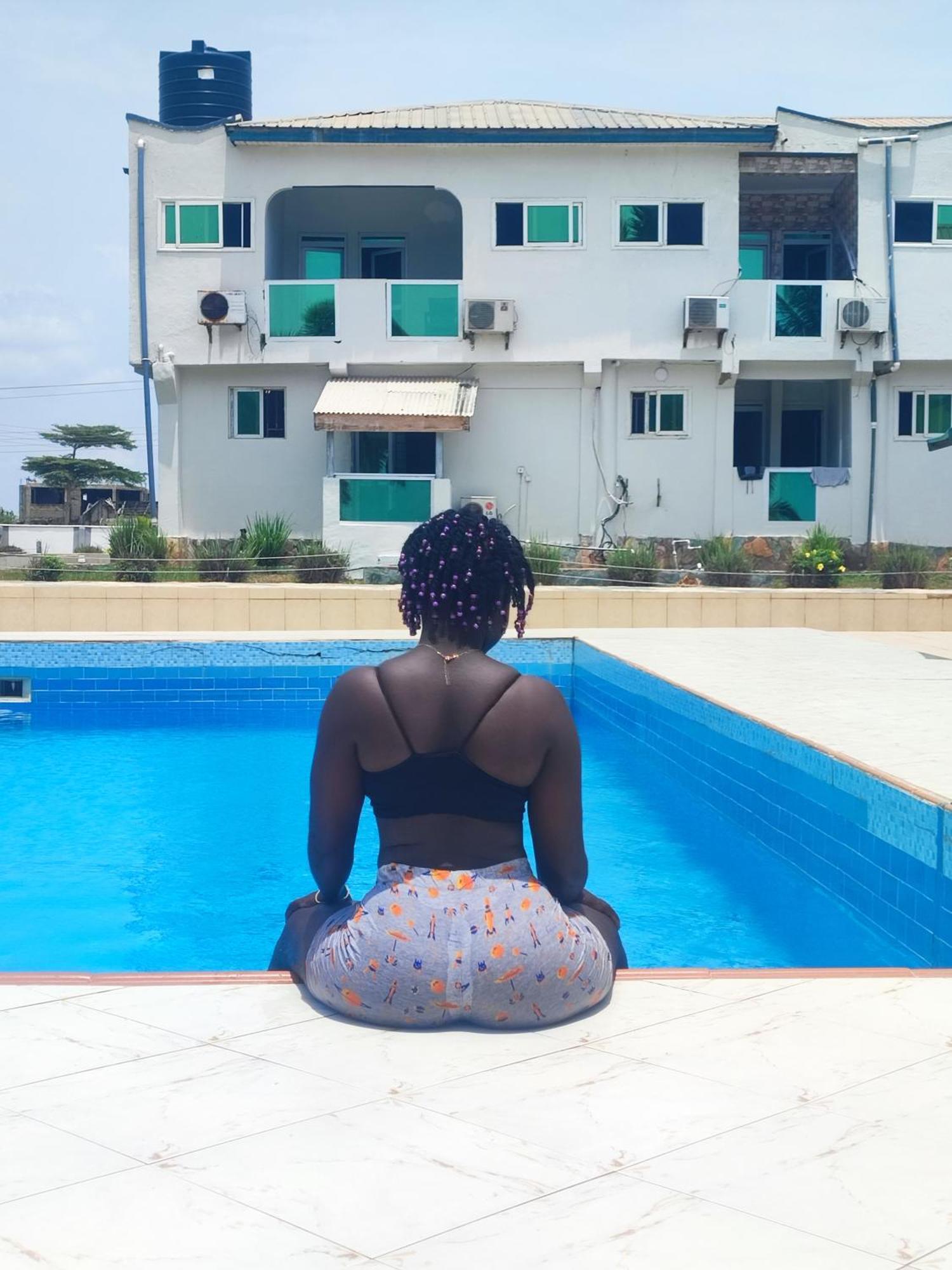Hotel Ellisa Hospitality And Spa à Accra Extérieur photo