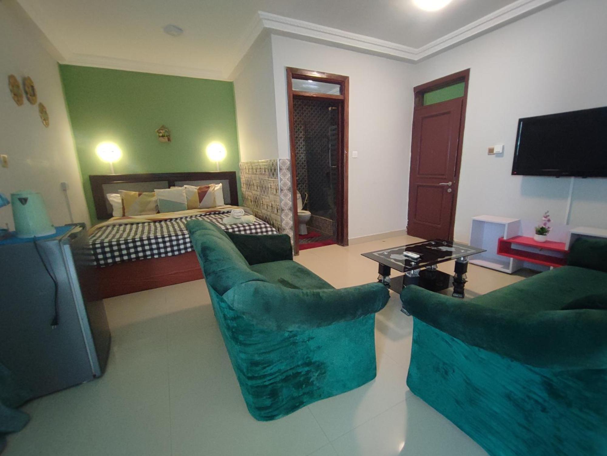 Hotel Ellisa Hospitality And Spa à Accra Extérieur photo
